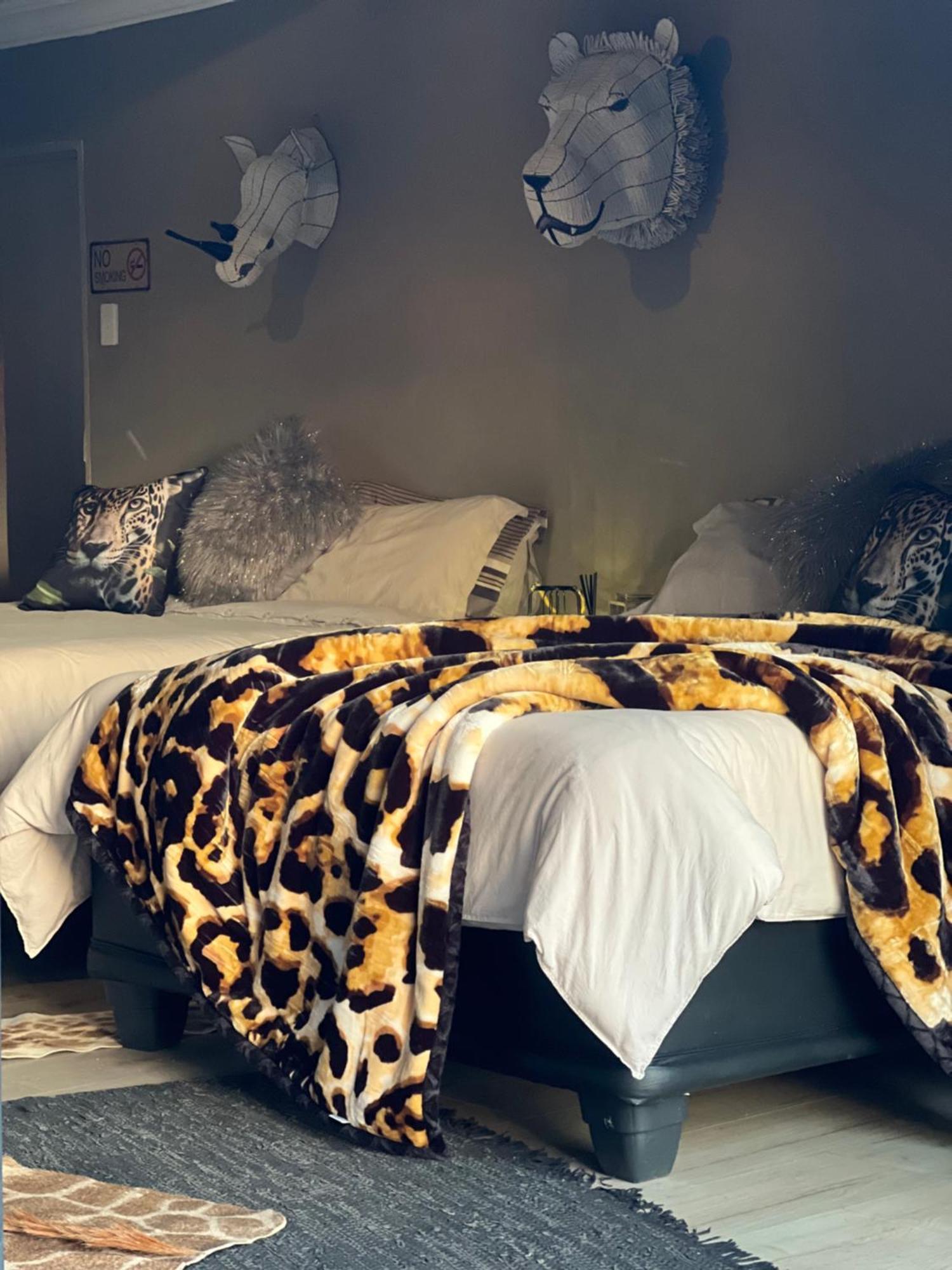 Simba Safaris African Pride Exotic Lodge Lephalale Buitenkant foto